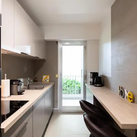3p Traversant A 2 Min Des Plages, Parking Prive - 3p Traversant A 2 Min Des Plages, Parking Prive Mae-1583 Appartement Cannes