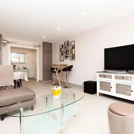 3p Traversant A 2 Min Des Plages, Parking Prive - 3p Traversant A 2 Min Des Plages, Parking Prive Mae-1583 Apartment Cannes